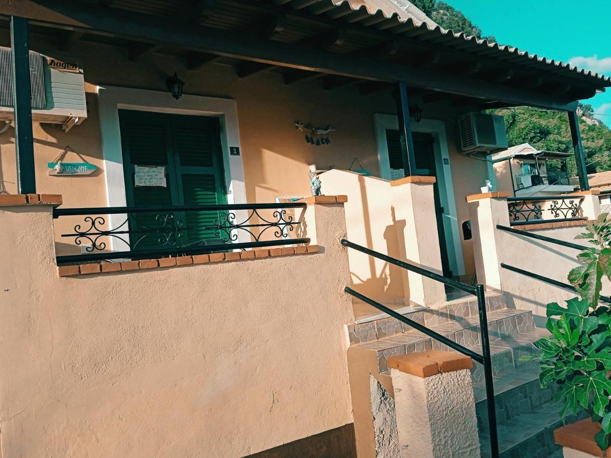 Vassilis Apartments 帕莱欧卡斯提撒 外观 照片